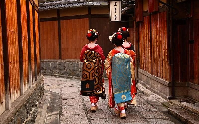 Tea Ceremony — destination photograph